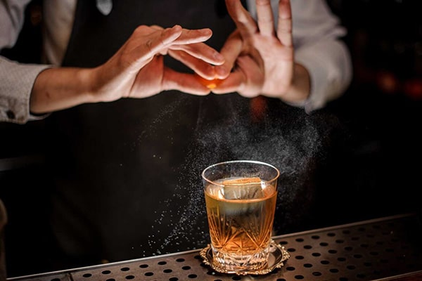 COCKTAIL GODFATHER – HÒA QUYỆN HƯƠNG VỊ WHISKY VÀ AMARETTO