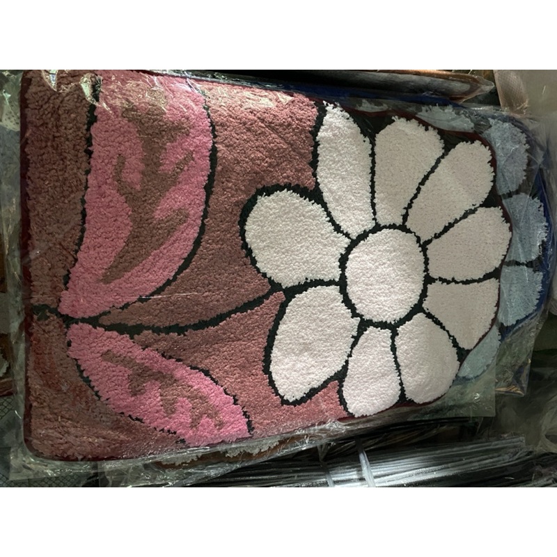 thảm gấu hoa 1cái 75k (cobo 10 cái chỉ còn 73k thôi