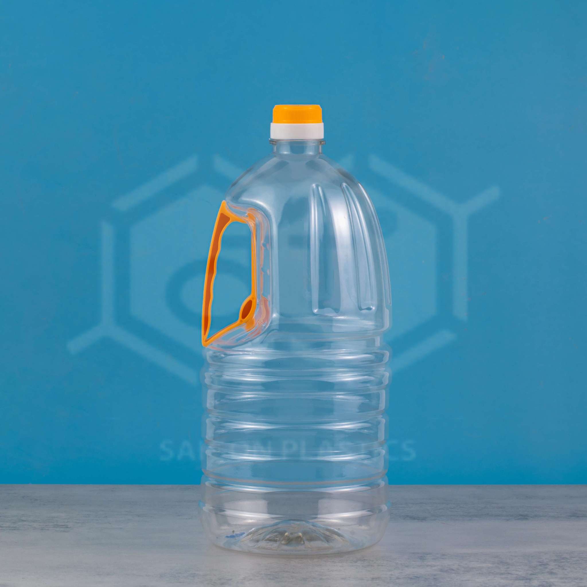 CAN  NHỰA PET TRONG 1,9 LÍT