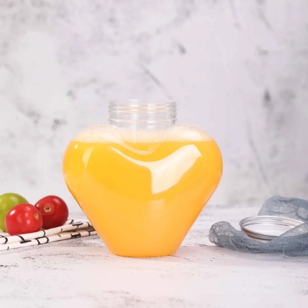 CHAI NHỰA PET ĐỰNG NƯỚC HÌNH TRÁI TIM; DUNG TÍCH 300ML - 500ML