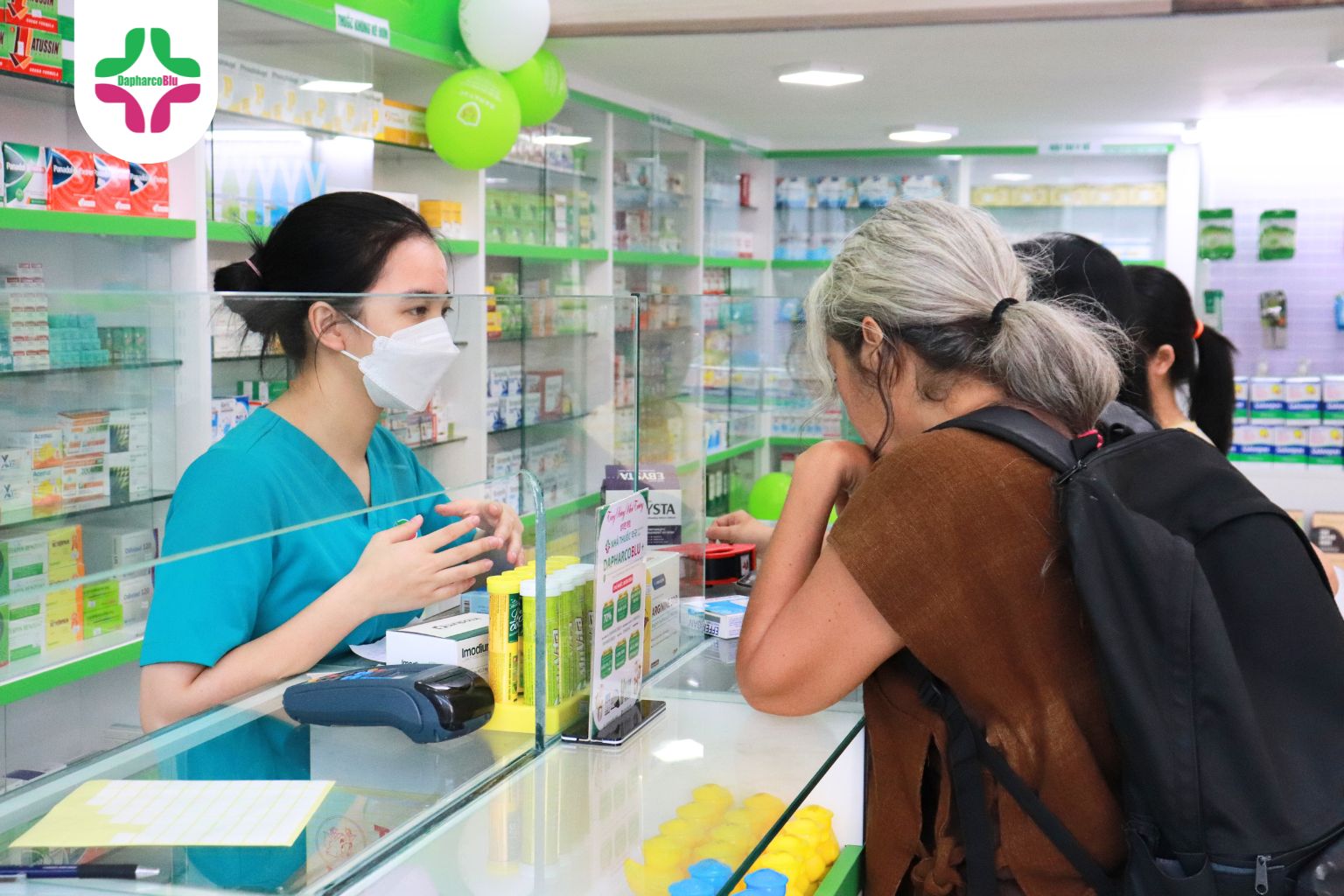 dapharcoblu-pharmacy-muong-thanh-ron-rang-ngay-khai-truong