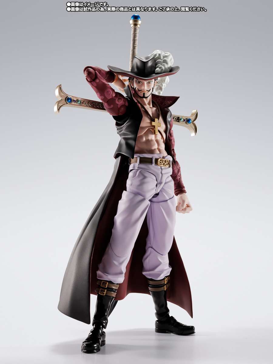S.H.Figuarts One Piece: Dracule Mihawk -Hawkeye-