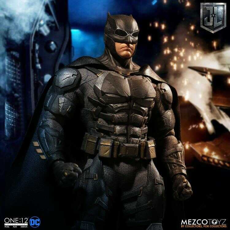 Mezco: Batman Tactical suit