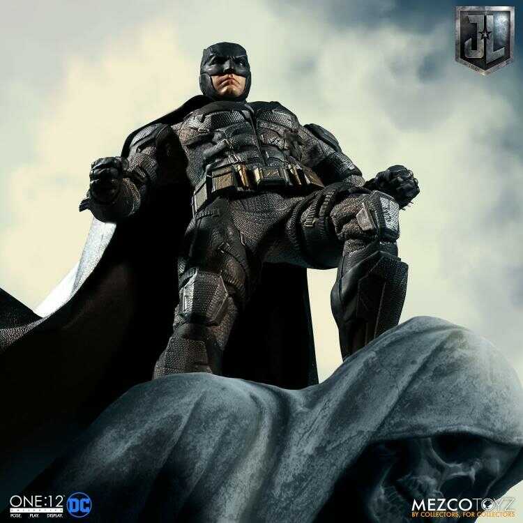 Mezco: Batman Tactical suit