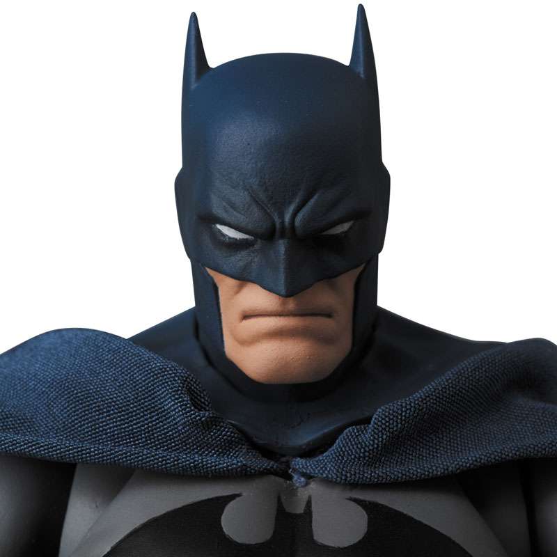 Mafex 105: Mafex Batman (Hush ver.) (tái bản)