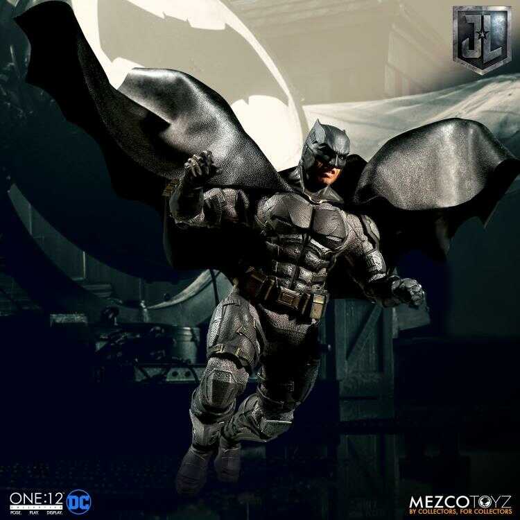 Mezco: Batman Tactical suit