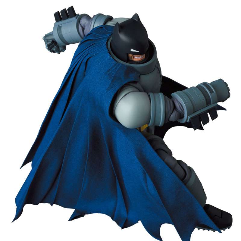 Mafex 146: Mafex Armored Batman (The Dark Knight Returns)