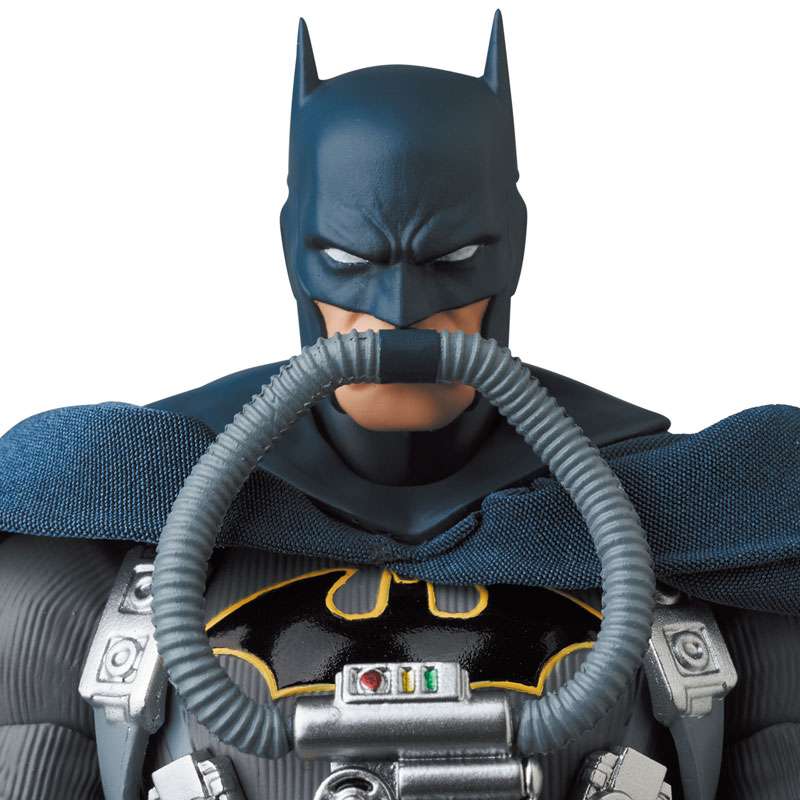Mafex 166: Mafex Stealth Jumper Batman (Batman: Hush ver.)