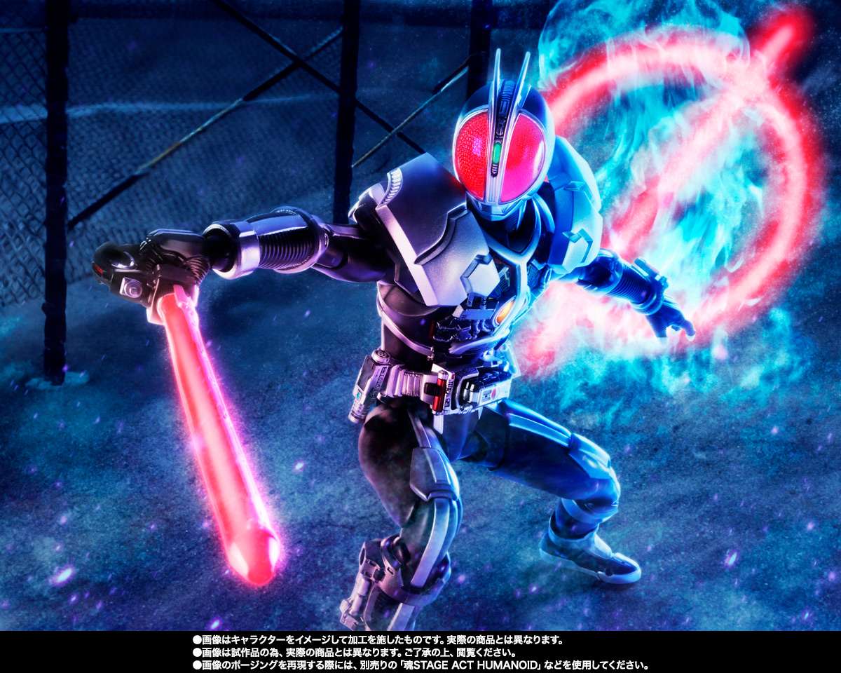 S.H.Figuarts: Kamen Rider Faiz Axel Form