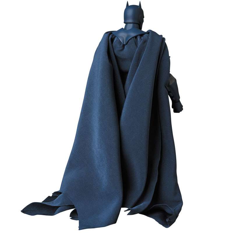 Mafex 105: Mafex Batman (Hush ver.) (tái bản)