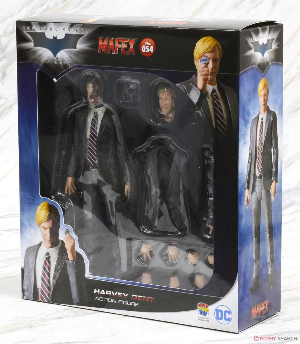 Mafex 054: Mafex Harvey Dent (Two Face)
