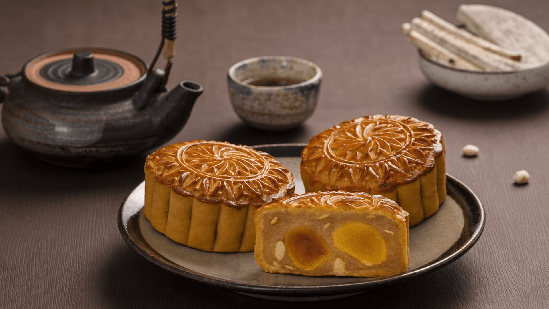 Bánh nướng, bánh dẻo và câu chuyện mùa đoàn viên