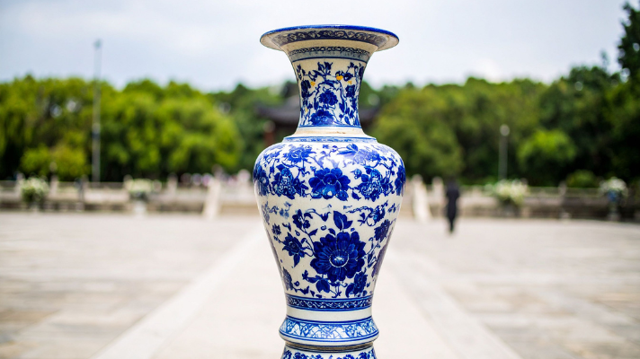 Từ vũ điệu đội bình nhìn ra văn hoá gốm sứ Trung Hoa