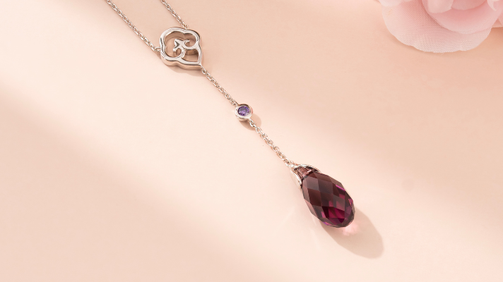 Đá sinh tháng hai: huyền thoại về thạch anh tím