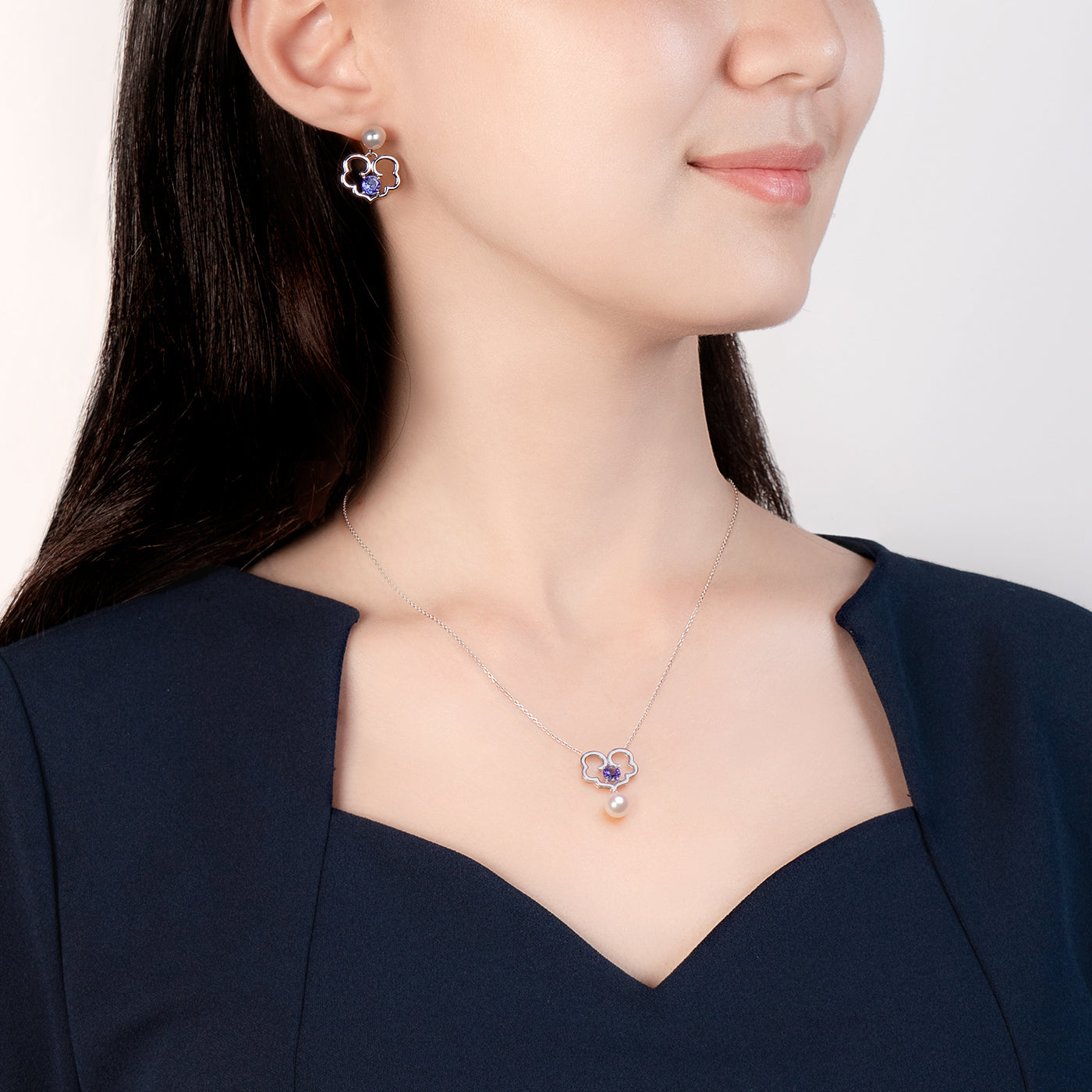 Khuyên tai Phước lành Vĩnh cửu - Vàng trắng 18kt với Đá Tanzanite