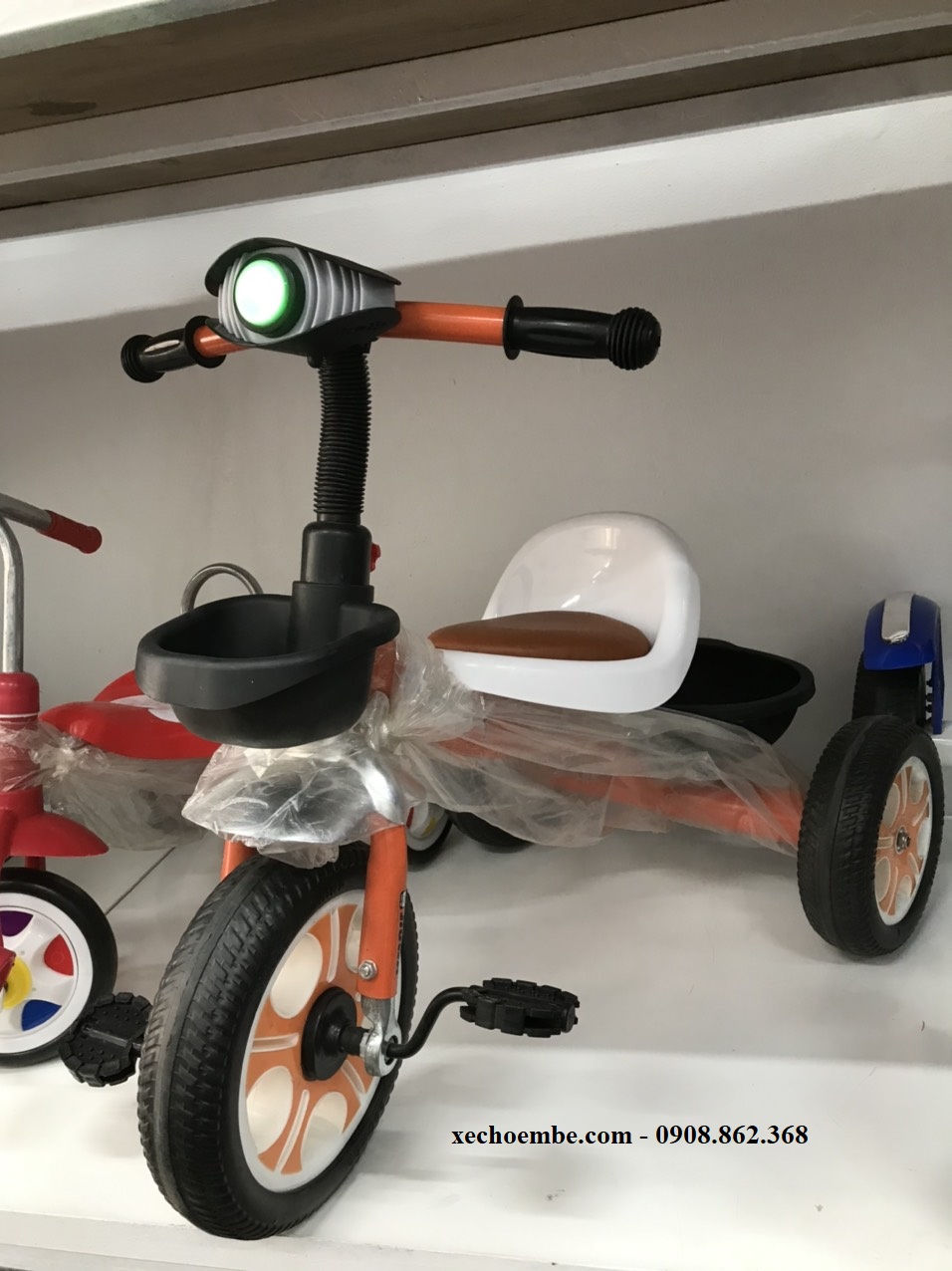 XE ĐẠP BA BÁNH, ĐÈN, NHẠC, KHUNG SƯỜN KIM LOẠI CHẮC CHẮN