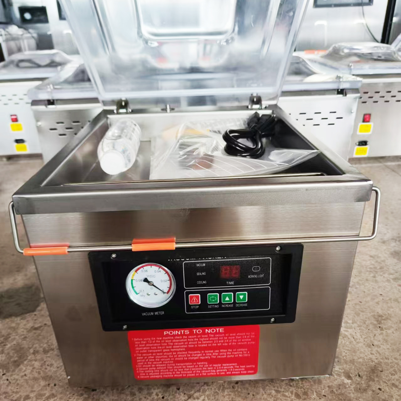 Máy hút chân không để bàn DZ-260/PD