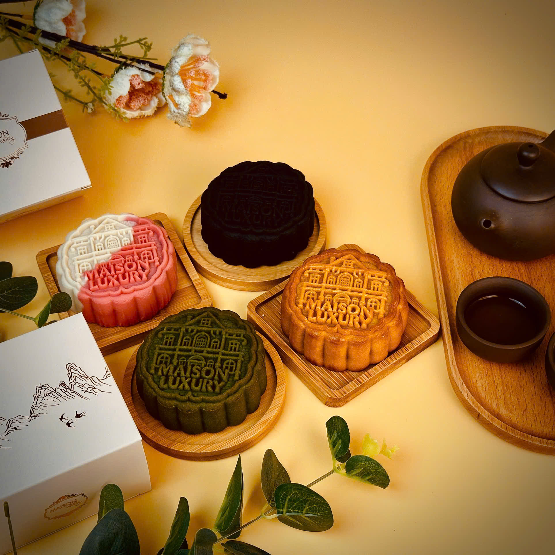Hộp Bánh Trung Thu Maison Thu Phong 2-Bánh Trung Thu Tặng Lãnh Đạo