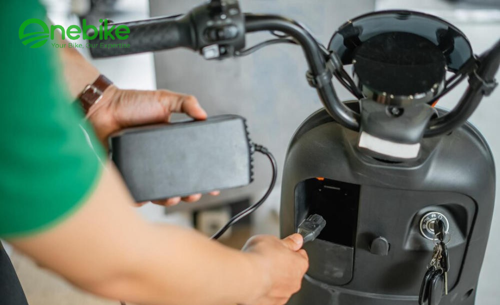  Kiểm tra nhiệt độ của bình ắc quy/pin