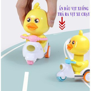 Đồ Chơi Chú Vịt Vàng Nhựa Cao Cấp Đi Xe Máy Vespa Chạy Đà Siêu Ku Te - Đồ Chơi Ấn Đầu Vịt Vàng, Vịt Vàng Chạy Xe Máy