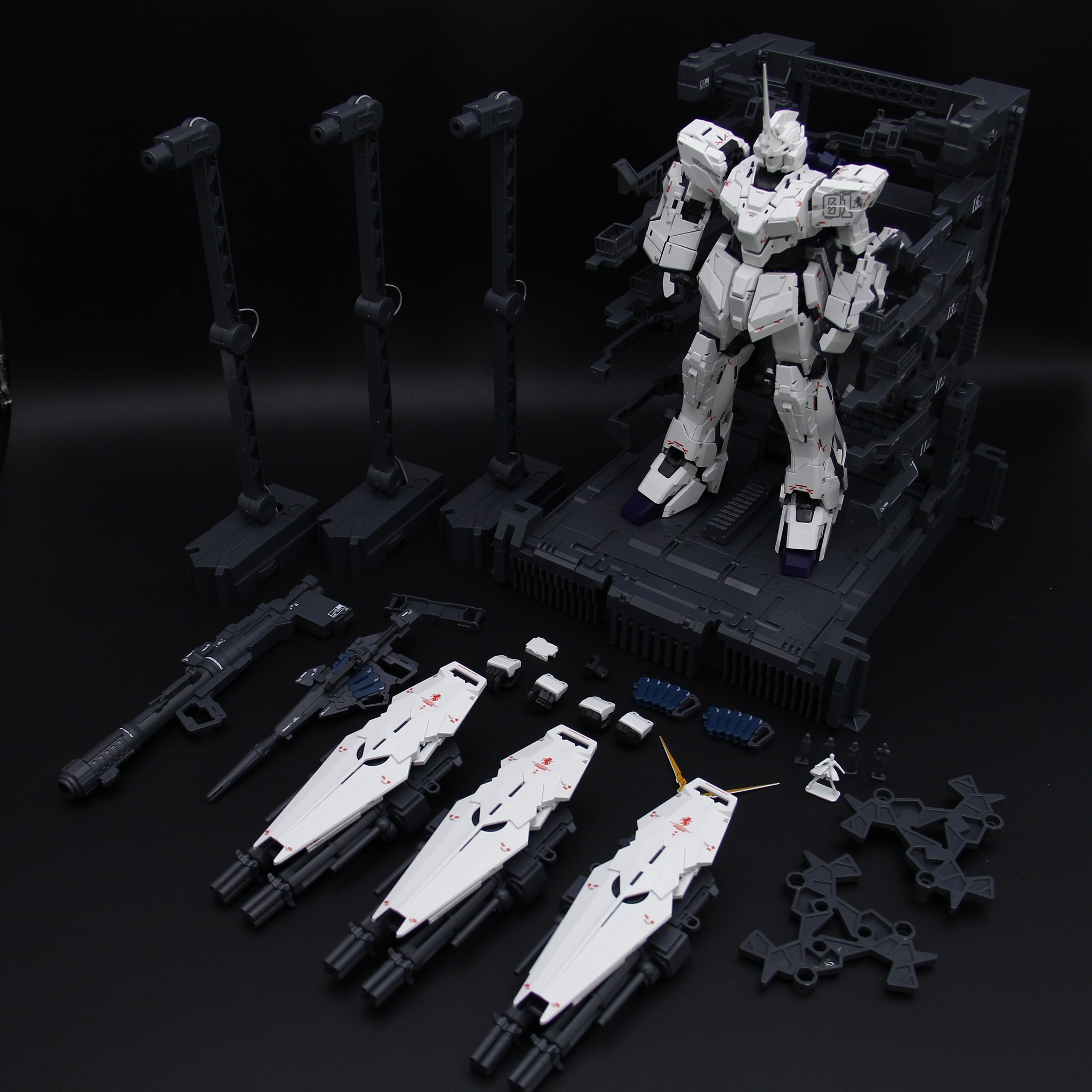 Đặt trước MGEX Unicorn Gundam 2201- Tặng kèm led và bộ base lớn - Về vào khoảng cuối tháng 10