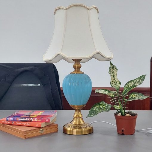 Đèn để bàn (bàn chủ tịch) gốm sứ tiêu chuẩn Châu Âu