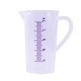 Ca đong nhựa có vạch chia định lượng