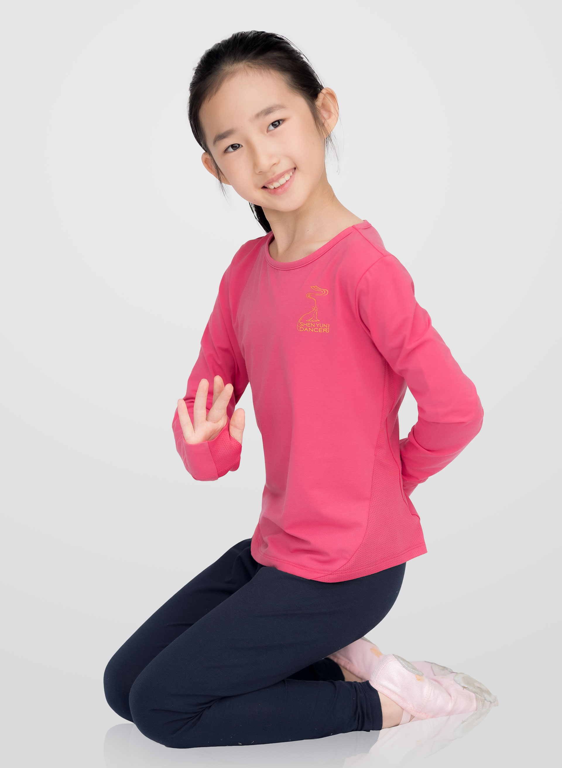 Áo Tập Bé Gái Dài Tay Thoáng Mát Cổ Tròn - Hồng