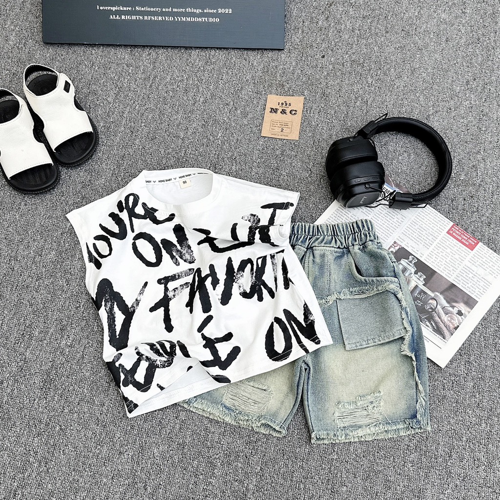 T160-Set sát nách in chữ loang quần jean rách (10-26kg)