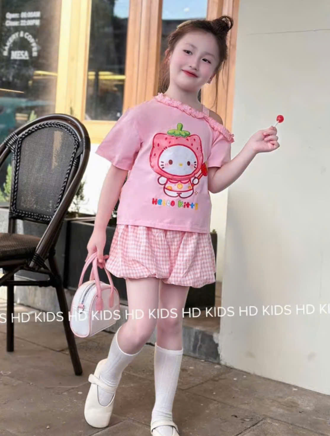 G867-Set Kitty lệch vai quần bí caro (09.26kg)