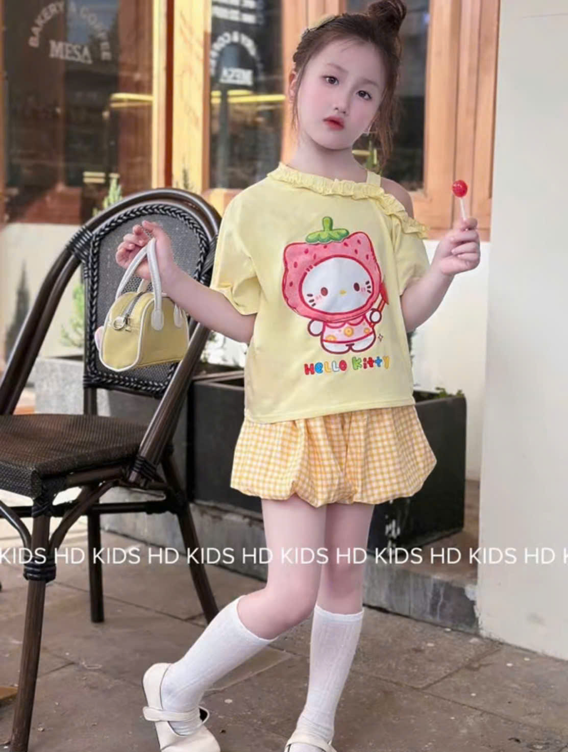 G867-Set Kitty lệch vai quần bí caro (09.26kg)
