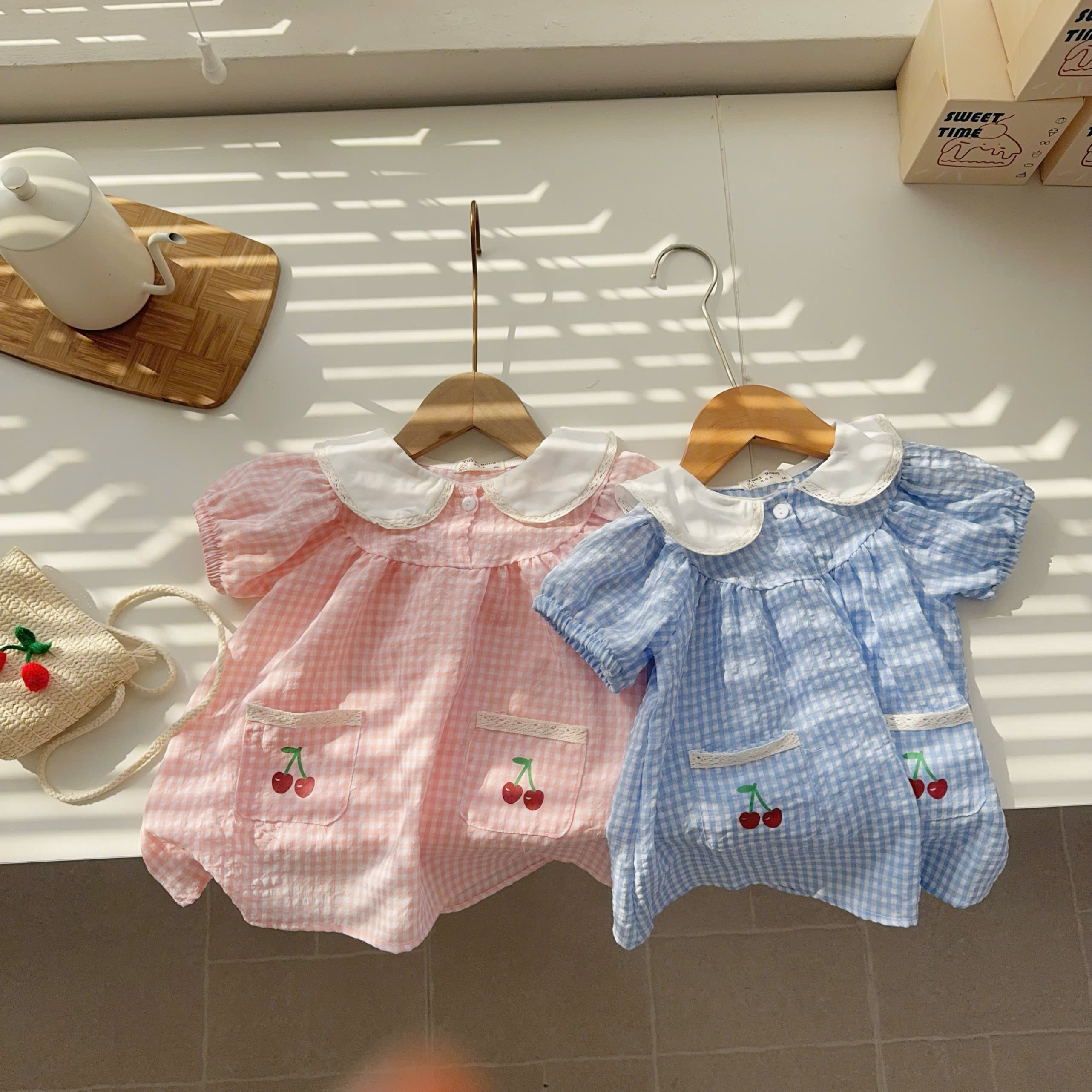 BD169-Set váy caro cherry kèm chip (06.15kg)