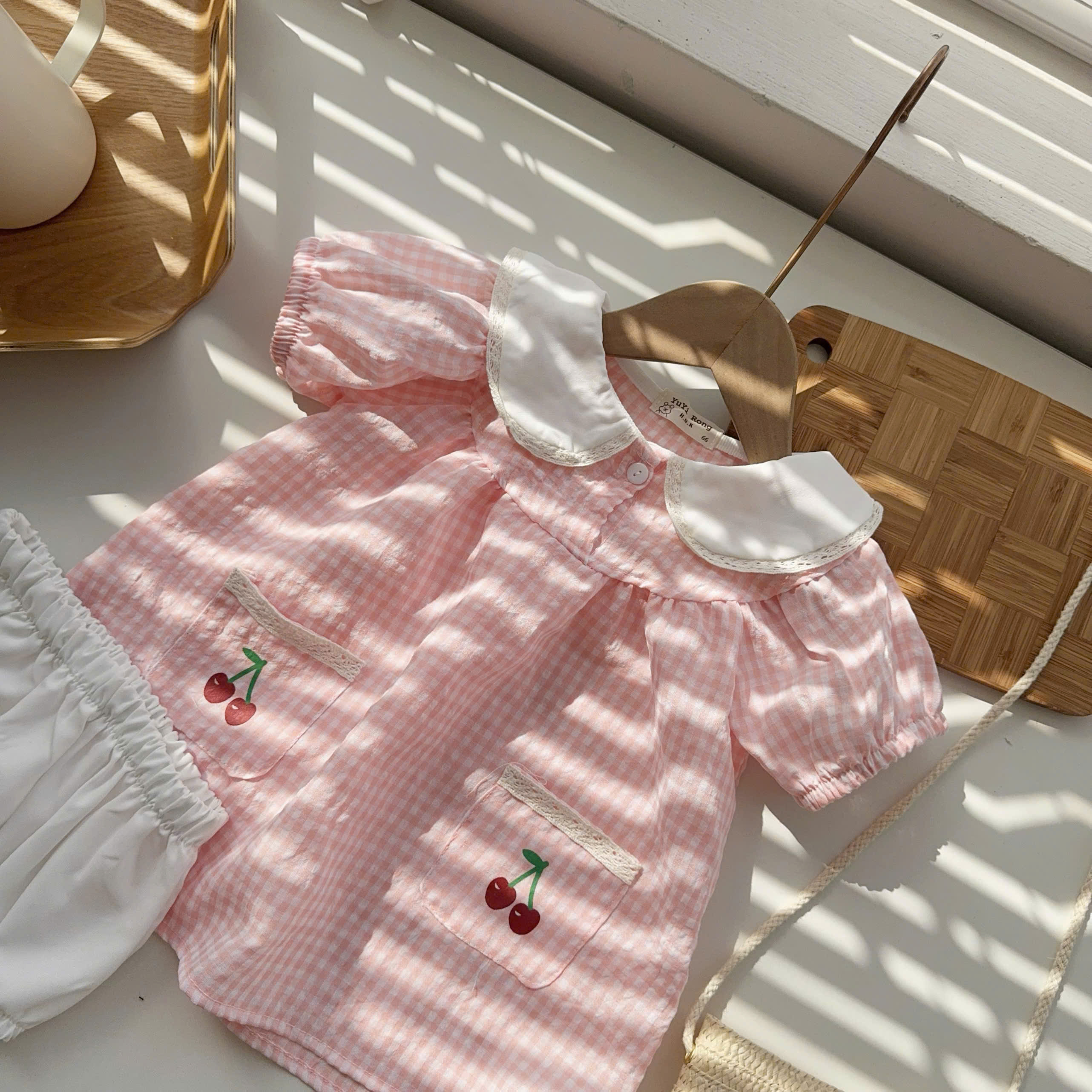 BD169-Set váy caro cherry kèm chip (06.15kg)