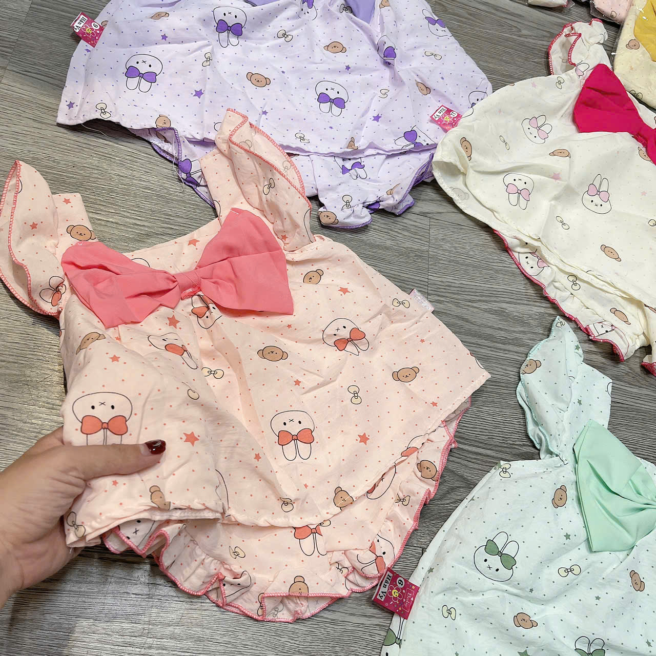 B571-Bộ đũi hàn cánh tiên thỏ nơ to (07.16kg)
