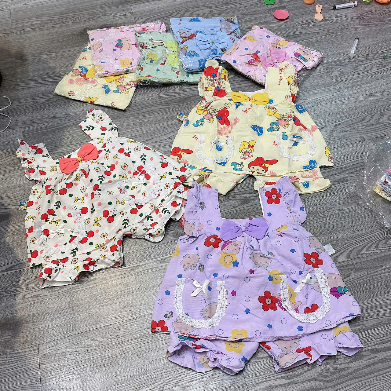 B572-Bộ đũi hàn cánh tiên 2 túi nơ S/XL (12-15kg)
