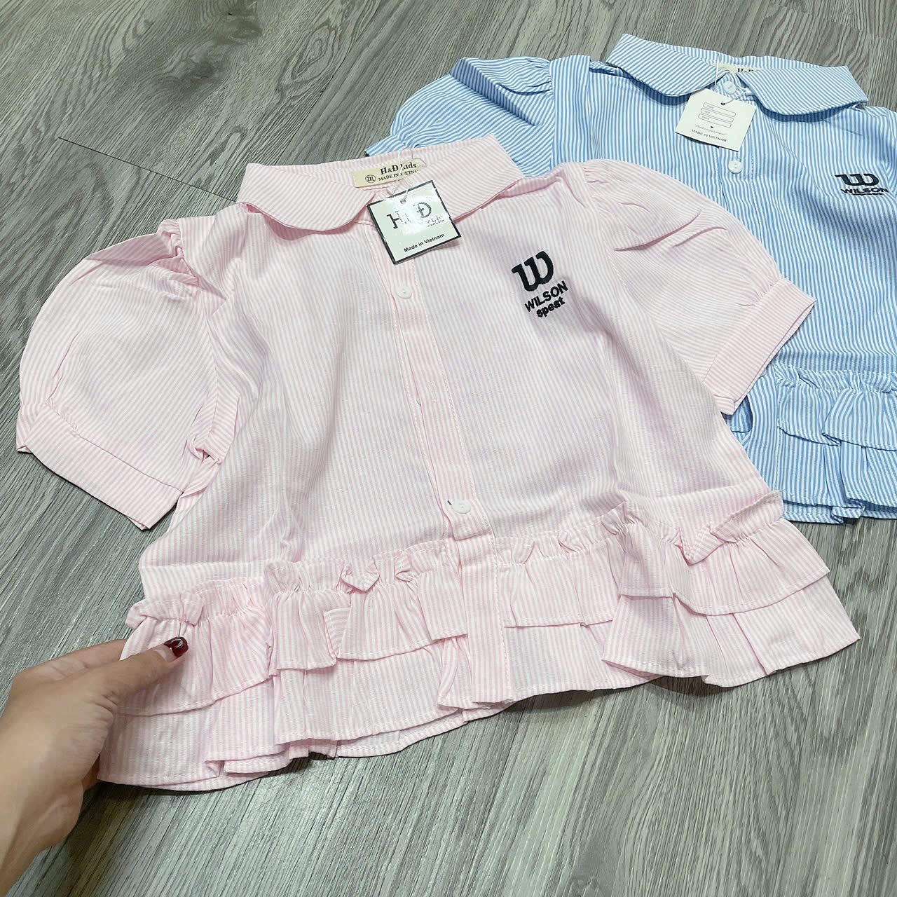 A430-Áo sơ mi kẻ croptop thêu W (20.38kg)
