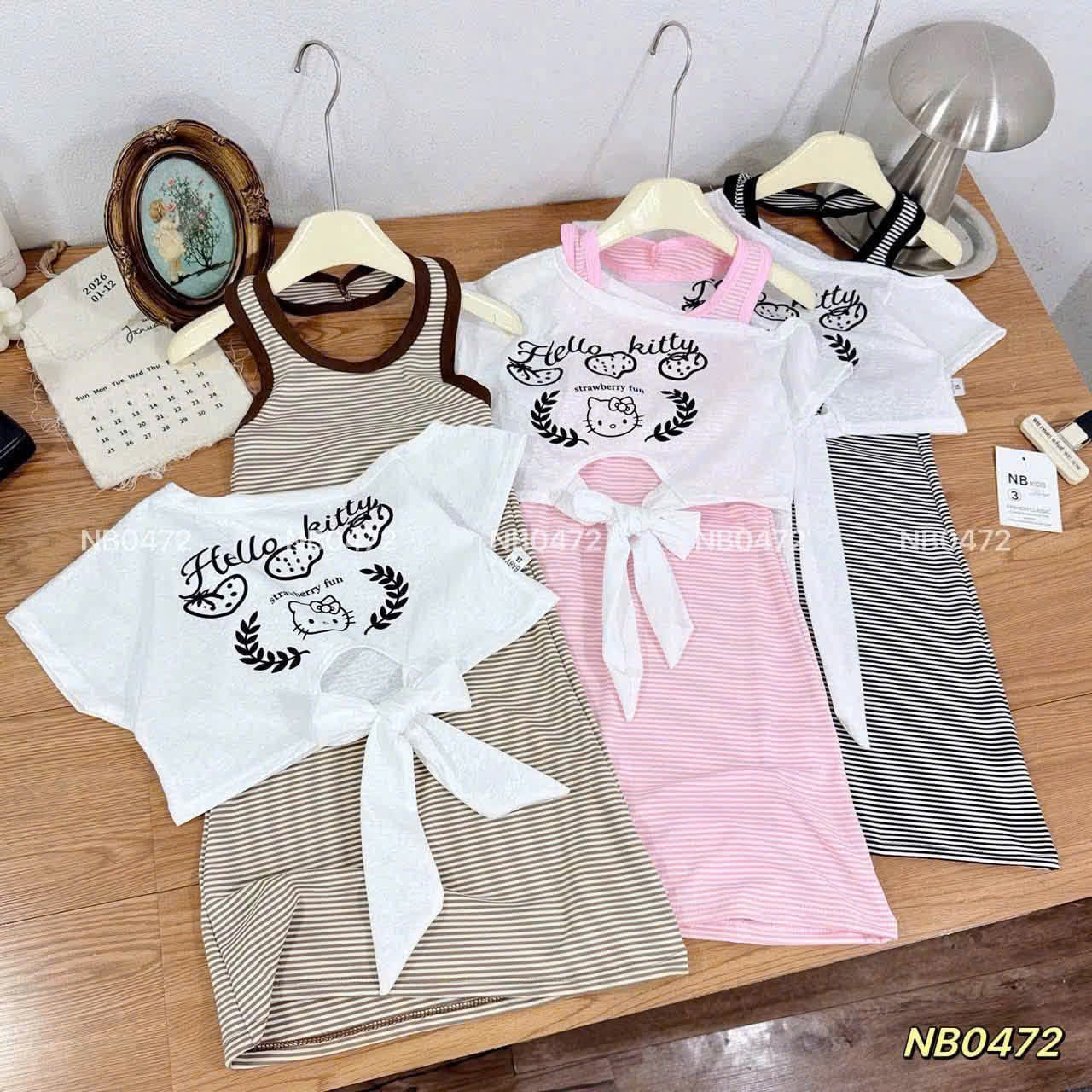 V560-Váy body kẻ kèm áo Kitty (12.35kg)