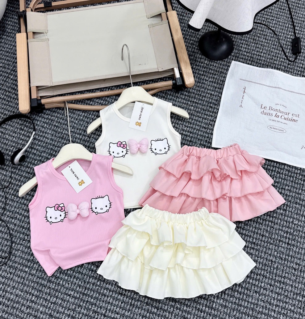 G821-Set áo SN Kitty cv kem tầng (08.16kg)