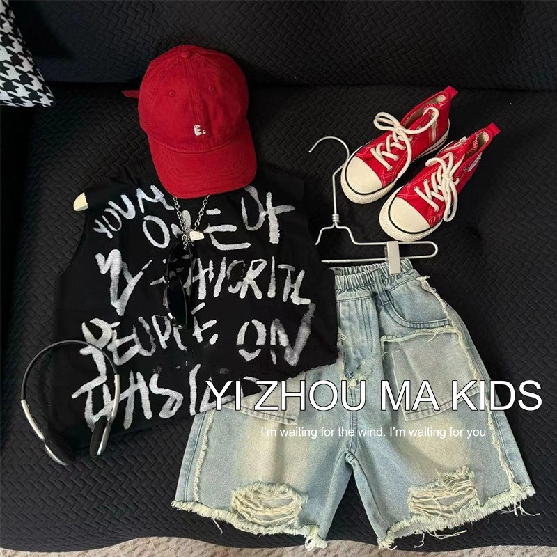 T160-Set sát nách in chữ loang quần jean rách (10-26kg)