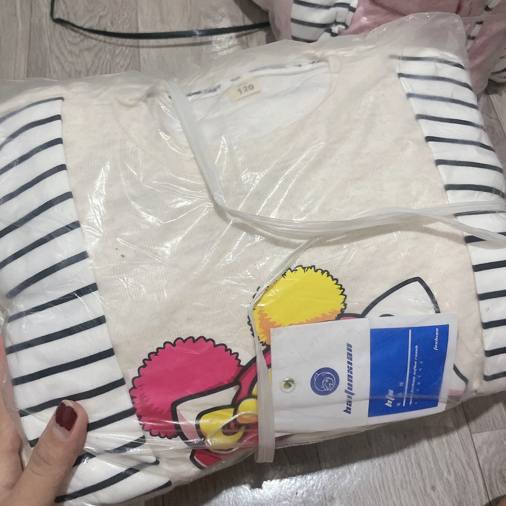 G952-Bộ len lông thỏ Kitty kèm khăn (20.30kg)