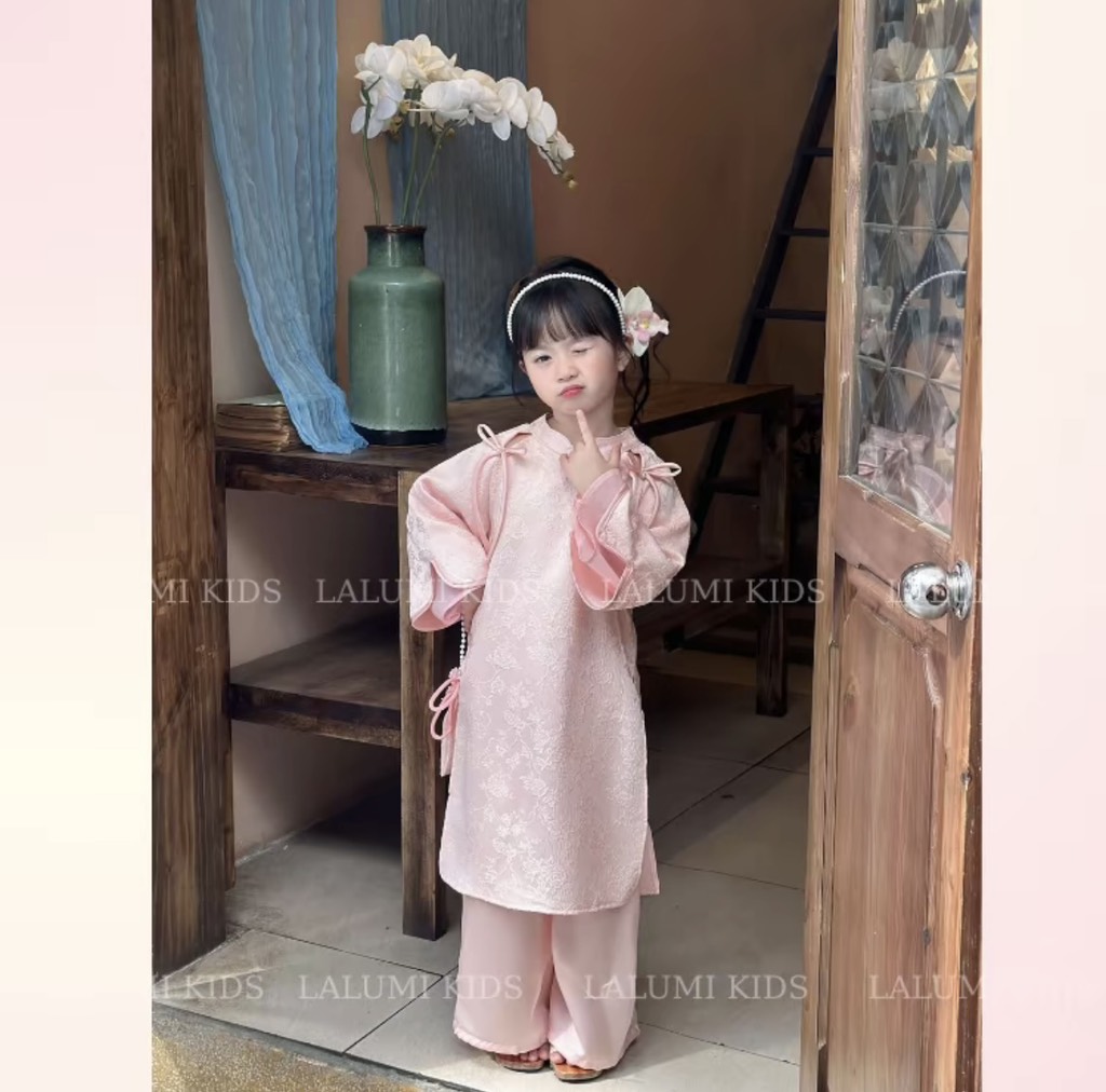 G746-Áo dài gấm 2 nơ kèm túi (10.28kg)