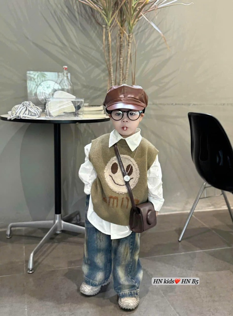 T276-Set sơ mi gile nâu mặt cười quần jean