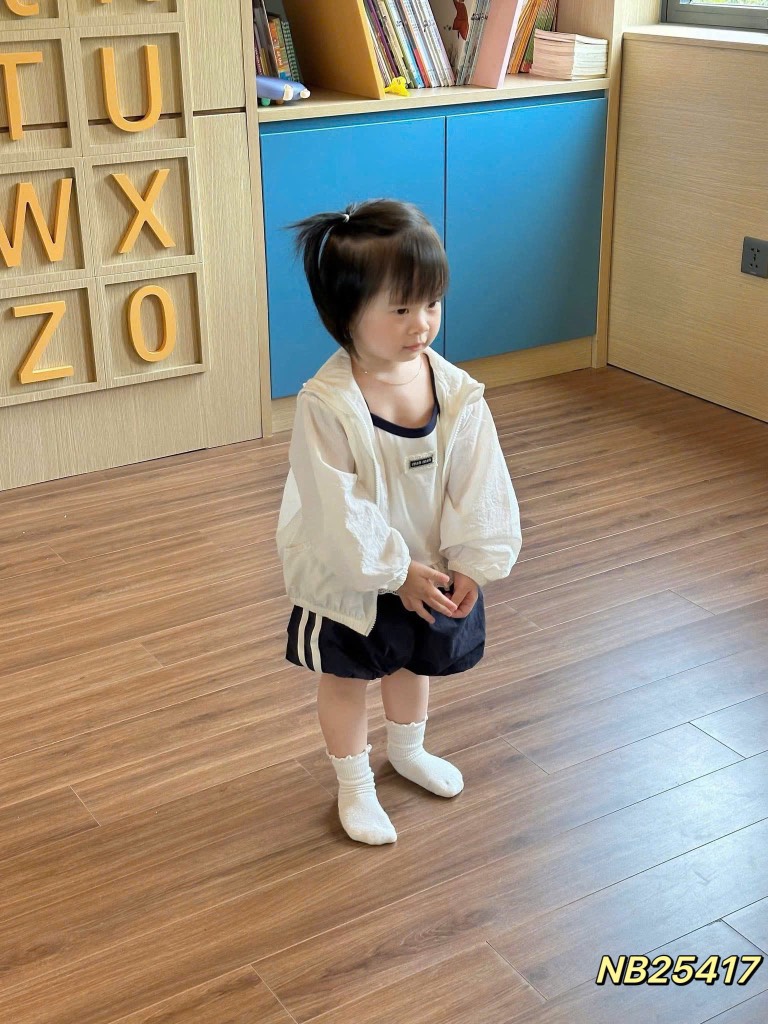K109-Áo khoác gió lụa Smile (10.30.299)