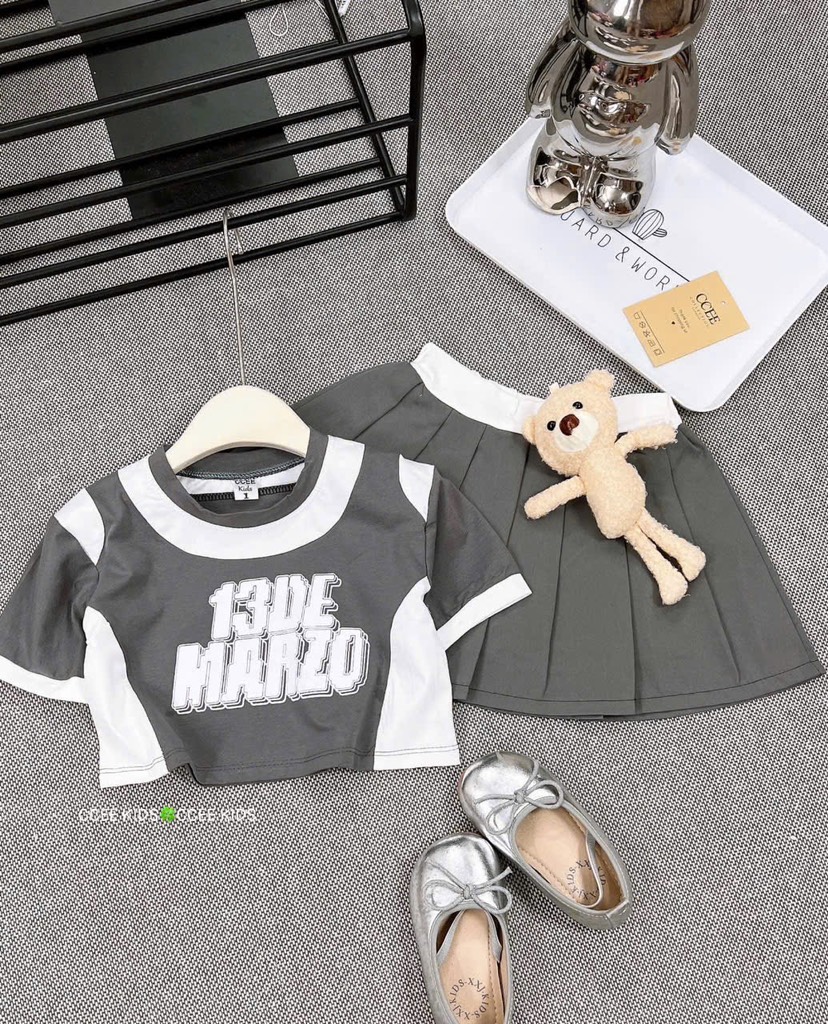 G262-Set áo croptop cv xếp ly xám gấu