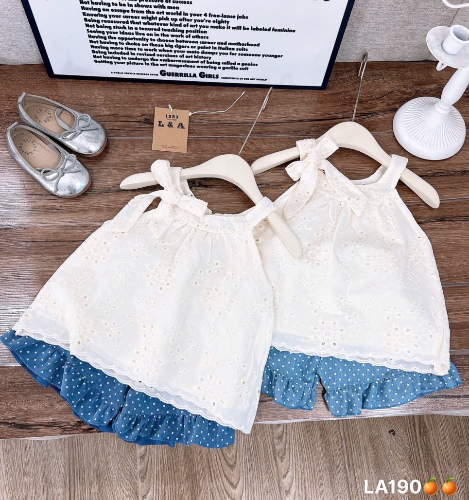 G492-Set áo ren cổ yếm quần bò giấy (08.28.288)