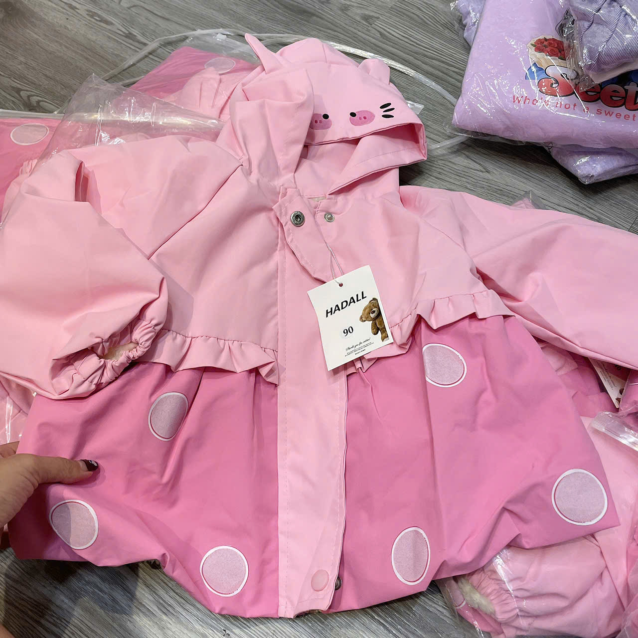 K126-Áo gió lỳ lót lông heo hồng (13.32kg)