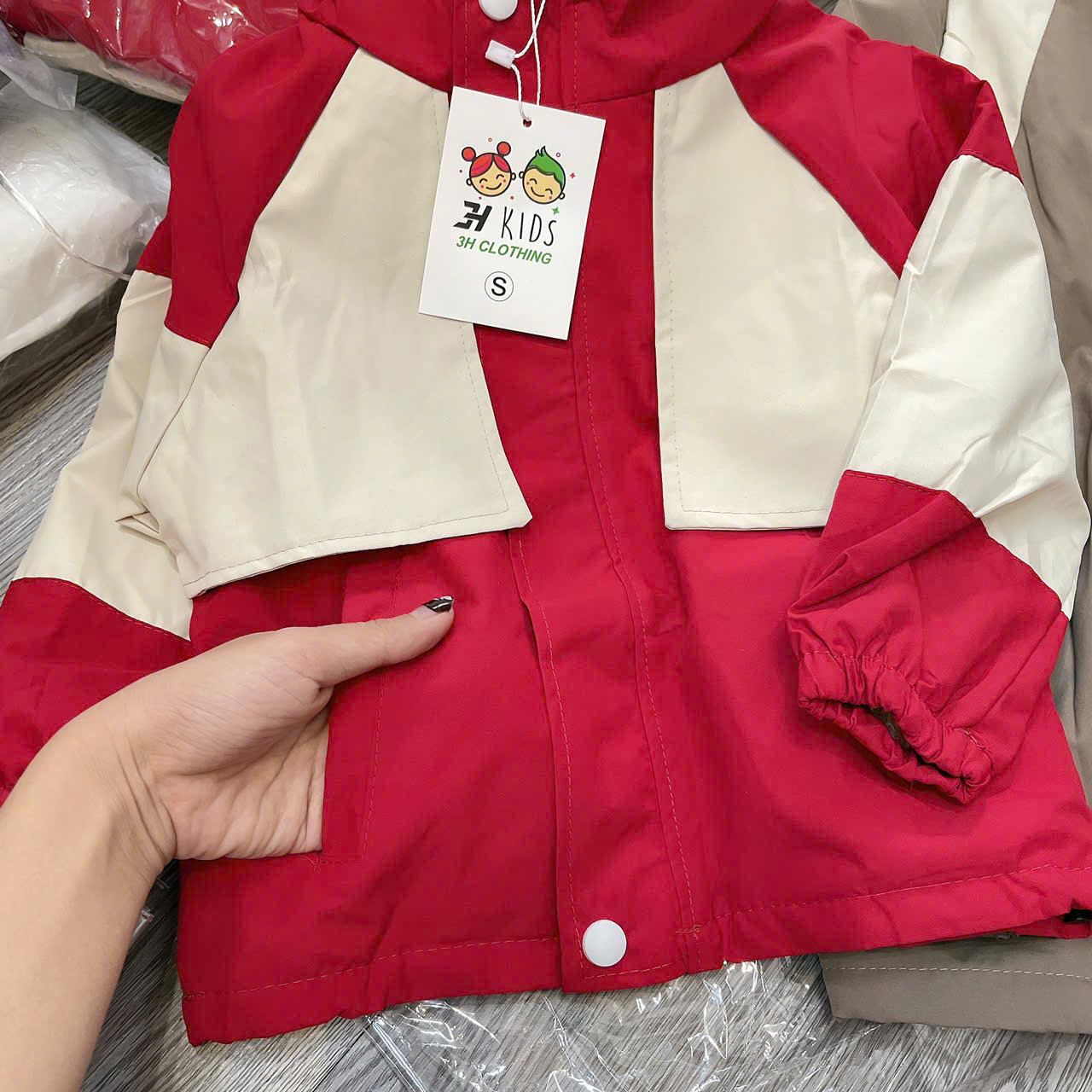 K134-Áo gió lót lông TungTung (13.28kg)