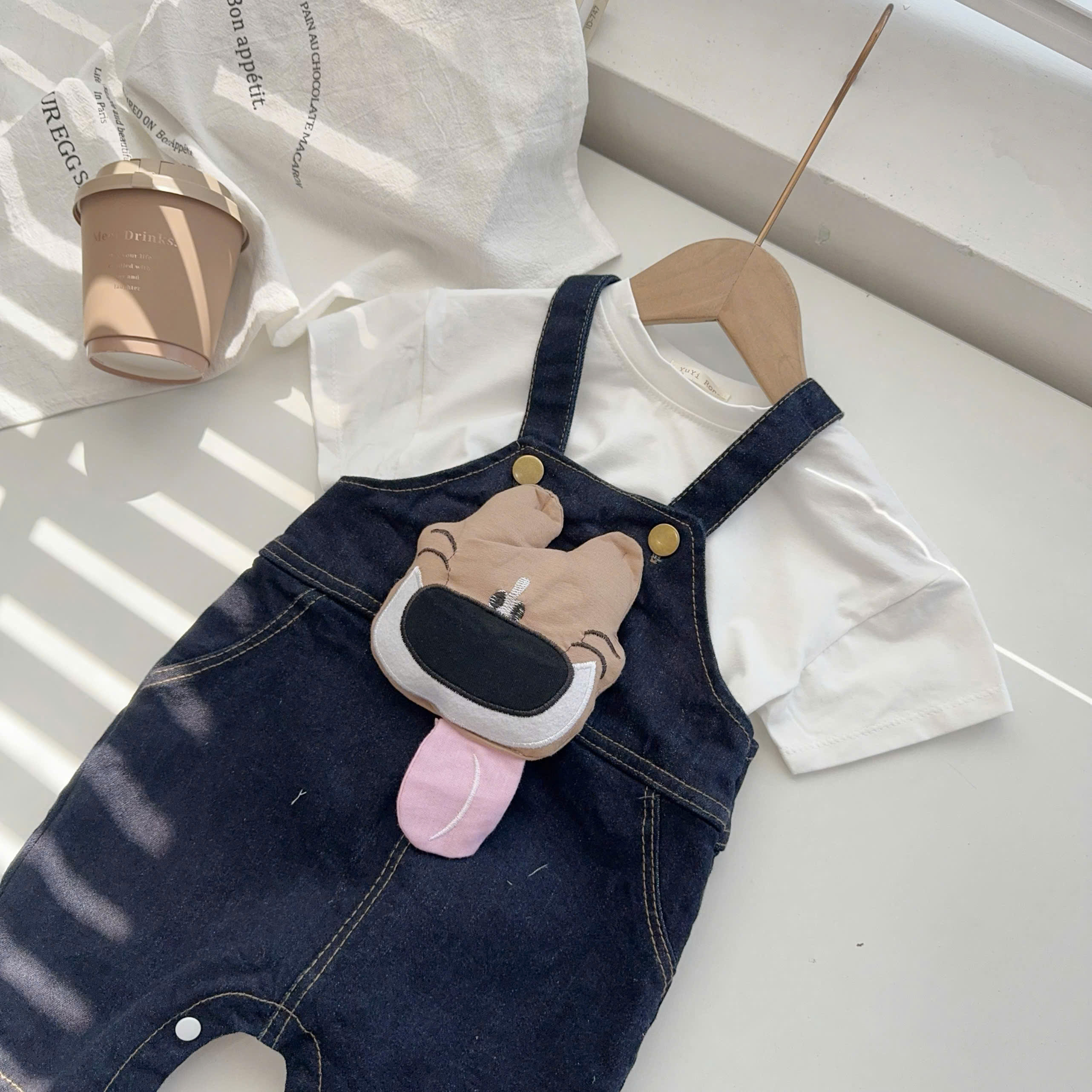 BD135-Set áo trắng quần yếm jean cún (05.15kg)