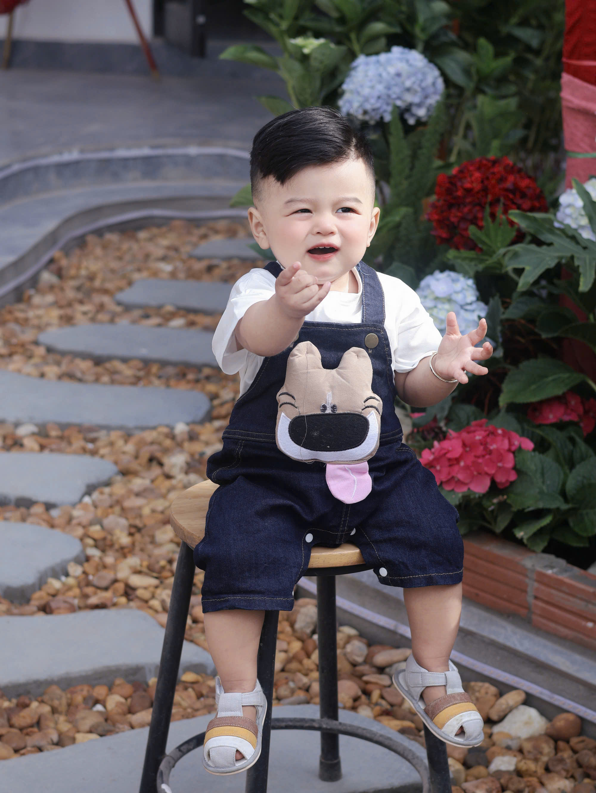 BD135-Set áo trắng quần yếm jean cún (05.15kg)