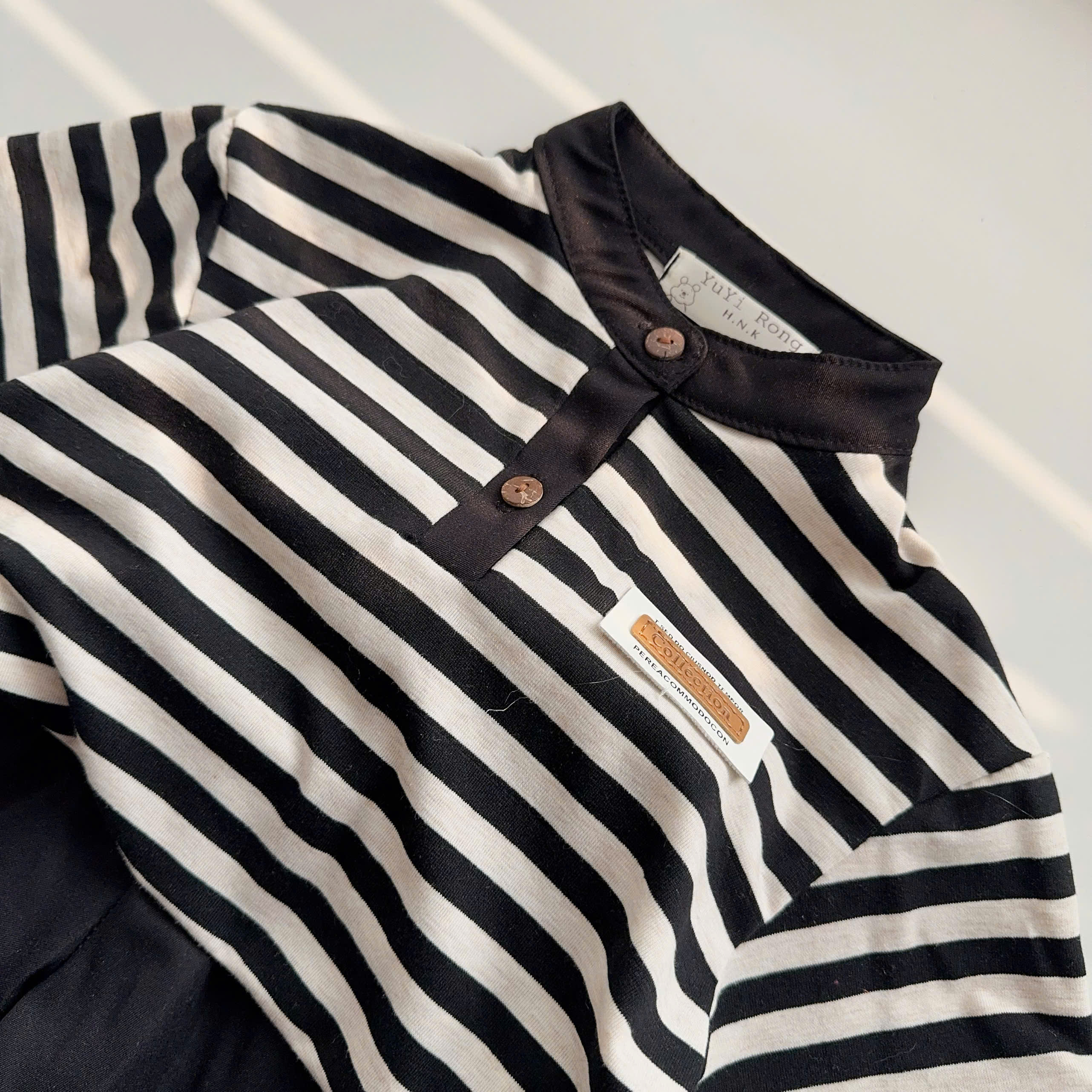 T552-Áo cổ trụ kẻ nơ quần 2da (08.17kg)